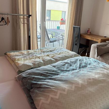 Schoenes Zimmer In Zentraler Lage Ulm Bagian luar foto