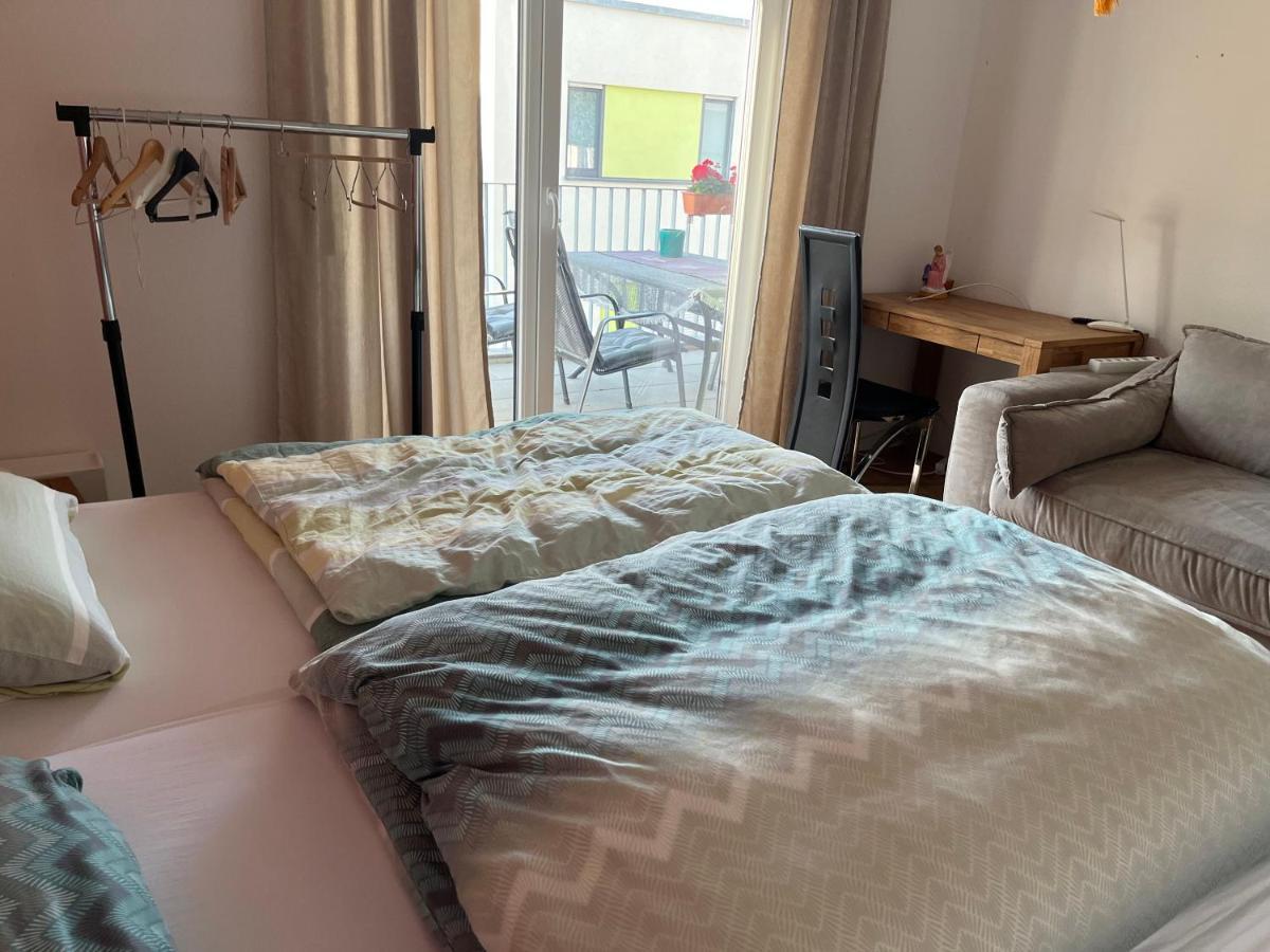 Schoenes Zimmer In Zentraler Lage Ulm Bagian luar foto