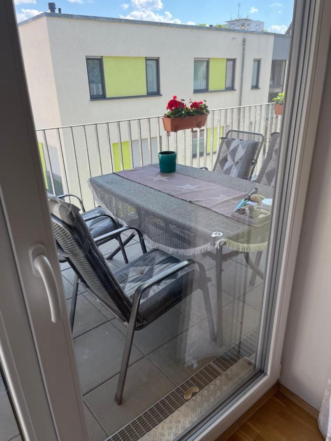 Schoenes Zimmer In Zentraler Lage Ulm Bagian luar foto