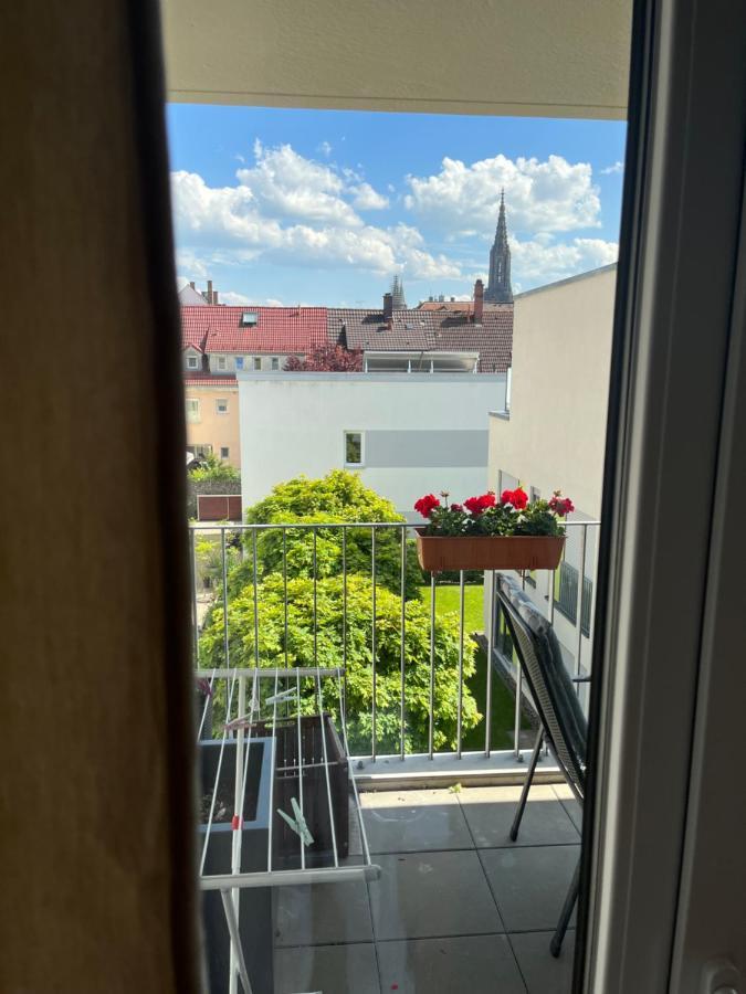 Schoenes Zimmer In Zentraler Lage Ulm Bagian luar foto
